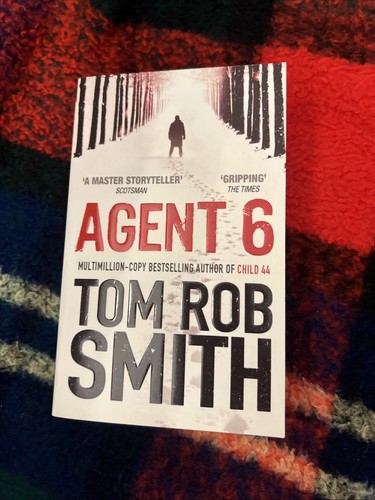 Agent von smith tom - smith,,